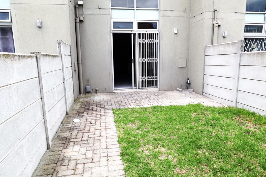 2 Bedroom Property for Sale in Ruwari Western Cape